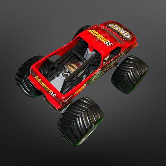 Hot Wheels Monster Jam Grinder Advance Auto Parts Monster Truck 1:64 - Picture 5 of 8